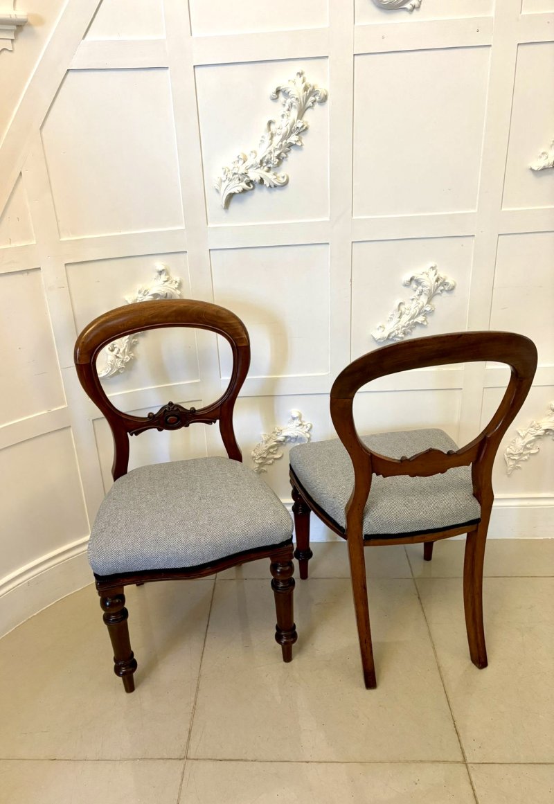 Antique Set of Eight Quality Mahogany Balloon Back Dining Chairs - Image 3